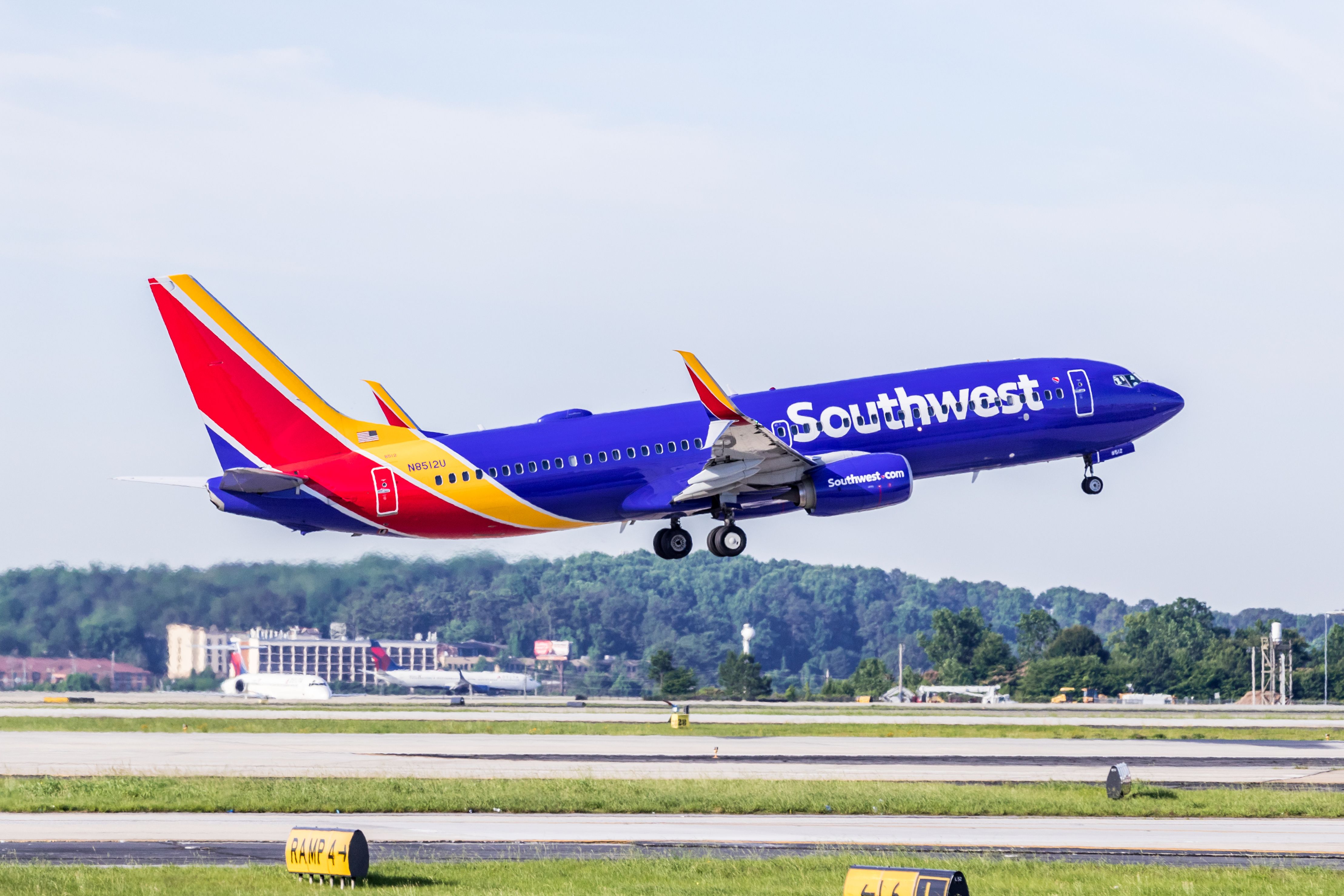 Southwest Airlines Boeing 737-8H4 (N8512U) taking off from Hartsfield-Jackson International Airport.