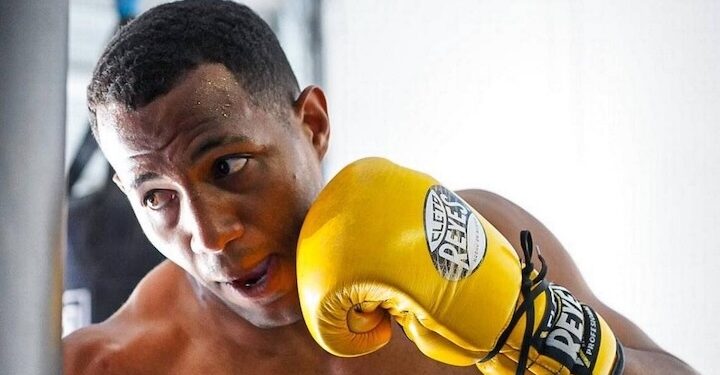 Herich Ruiz slogs out unanimous decision over Travorus Barnes