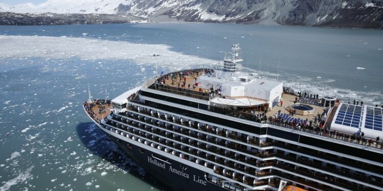 Westerdam in Alaska