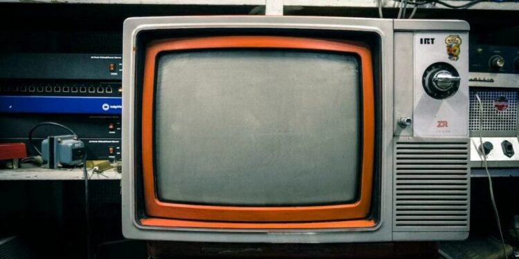 How Many People Watch TV in 2024? (User Statistics) 2024