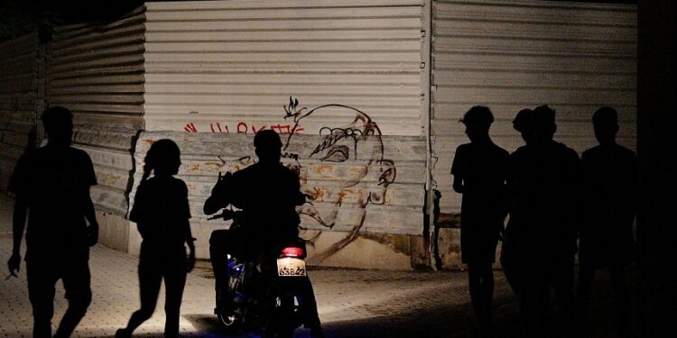 Hurricane Oscar makes landfall in Cuba amid huge power outage
