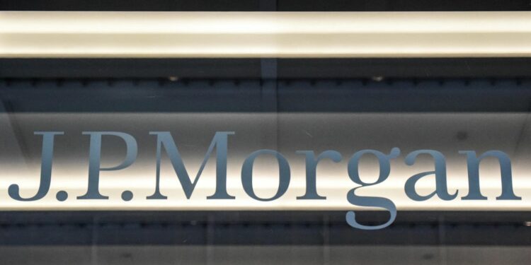 JPMorgan reclaims top spot from Bank of America in analyst poll