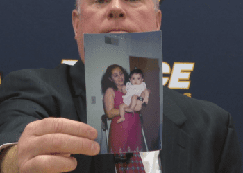 Lenexa PD detective travels 2,500 miles to bring 2005 murder suspect to justice