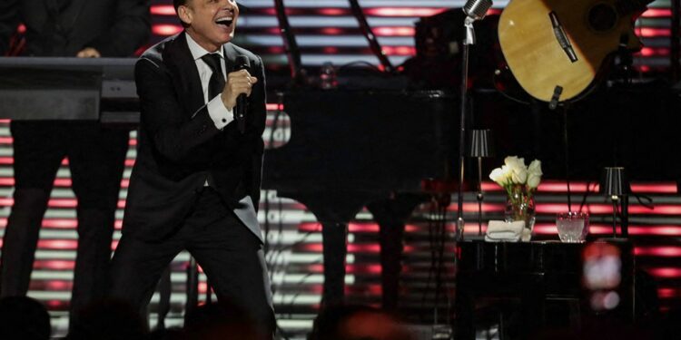 Luis Miguel to Close His International Tour in Mexico City