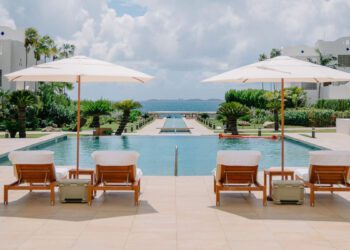 Luxury Caribbean vacation package includes two resorts on two islands: Travel Weekly