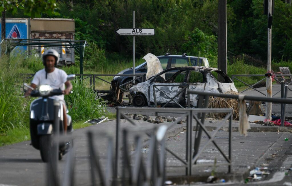 Tout comprendre aux violences urbaines qui secouent la Martinique