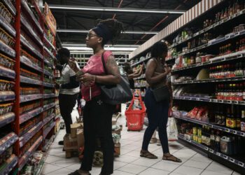 Martinique extends night curfew amid rising urban violence and roadblocks