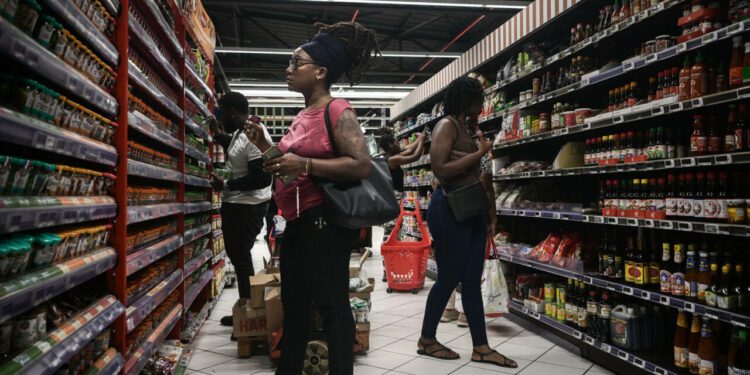 Martinique extends night curfew amid rising urban violence and roadblocks