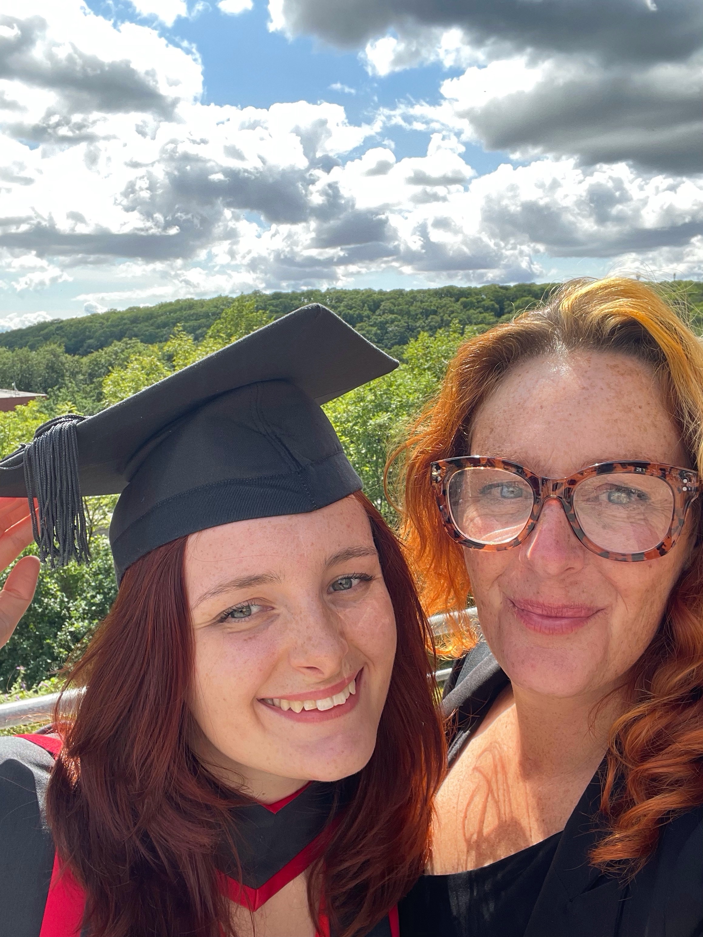 Daisy Cadet with her mother Ashleigh 