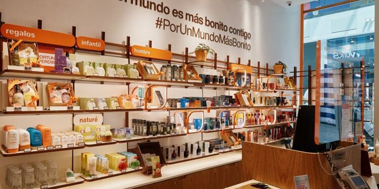 Natura se expande a Ecuador