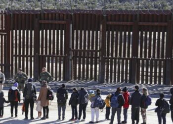 Number of Chinese migrants at US-Mexico border drops to lowest count of the year