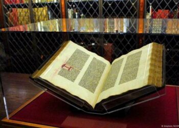 Paraguay exhibe la única réplica de la Biblia de Gutenberg en Sudamérica