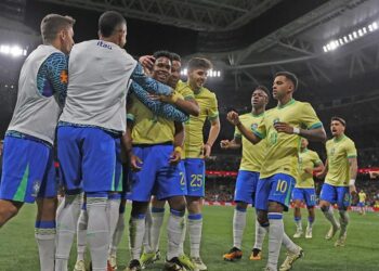 Quem joga hoje (10/10)? Saiba os jogos, onde assistir e horários