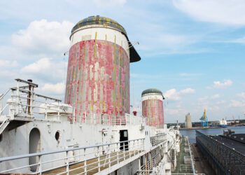 SS United States Funnels