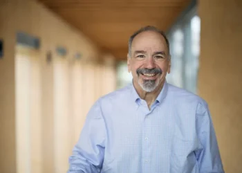 Shawmut founder builds global healthcare projects in retirement