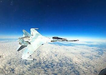 Startling video shows Russian fighter jet flying within feet of US F-16 near Alaska | Odd National