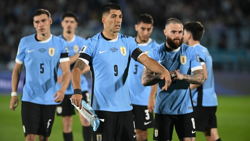 Suarez: Bielsa has 'divided' Uruguay national team with tactics and approach