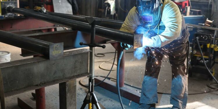 Survey: Manufacturing outlook mostly pessimistic