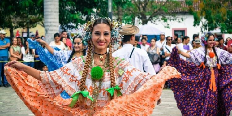 traditional dancing festival in costa rica photo pixabay