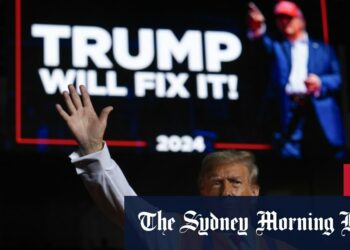 Trump holds New Mexico rally; Kamala Harris in Arizona chasing Hispanic votes