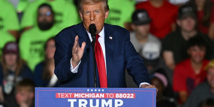 Trump’s True Crowd Size Exposed in Embarrassing Video