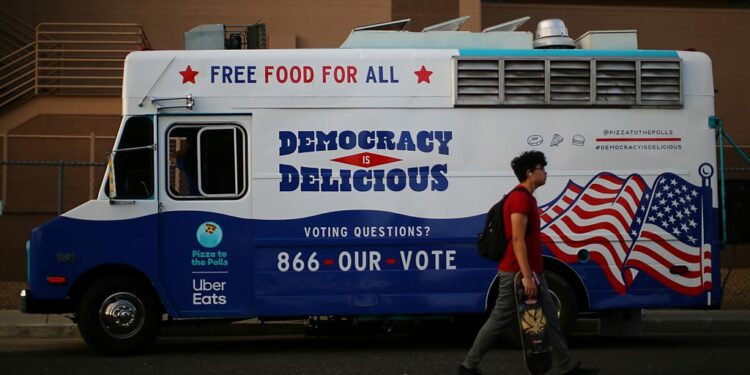 US Election 2020: America decides - US Election 2020 in Arizona: Turning blue after 24 years of Republican rule - BBC Sounds