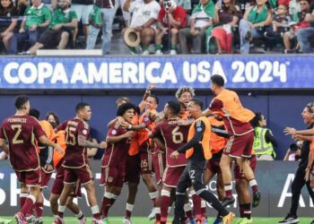 footer bein logo white