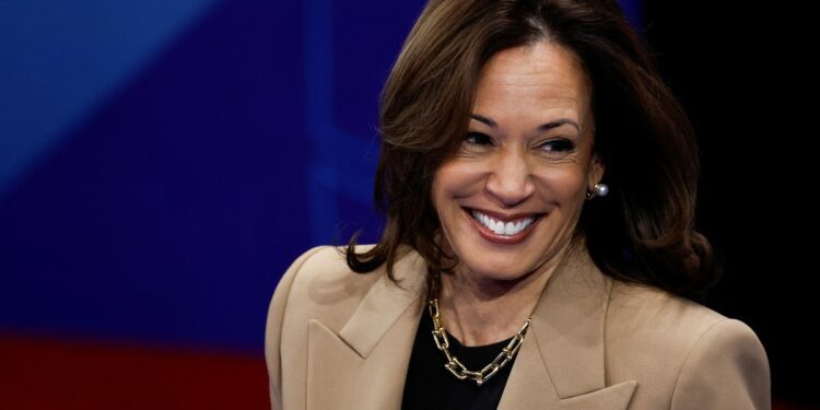 Vice President Kamala Harris rallies supporters in Phoenix