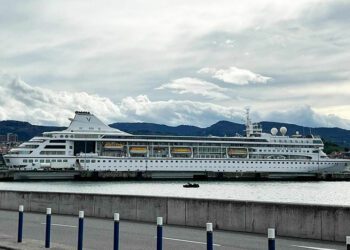 Villa Vie Ship in Bilbao