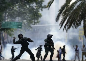 What Venezuela's turn away from democracy means for U.S. migration