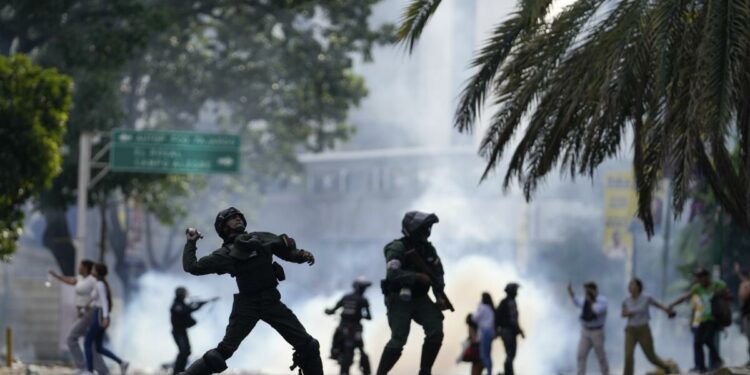 What Venezuela's turn away from democracy means for U.S. migration