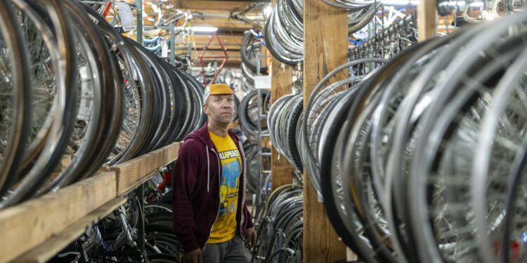 Working Bikes fixes Chicago's broken bicycles to donate to developing countries
