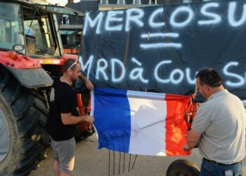 ‘Isolated’ France faces political storm over EU-South American trade deal – POLITICO