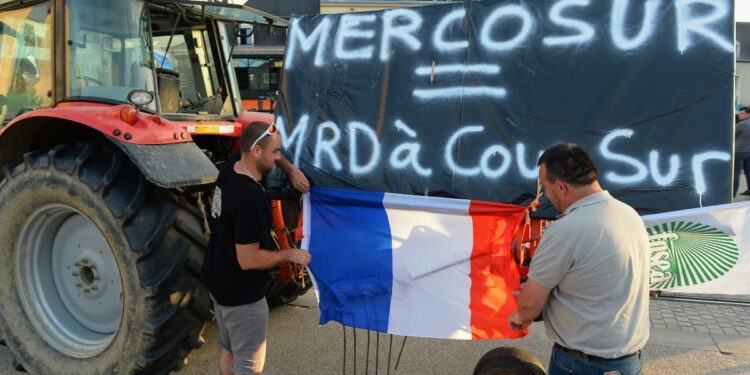 ‘Isolated’ France faces political storm over EU-South American trade deal – POLITICO