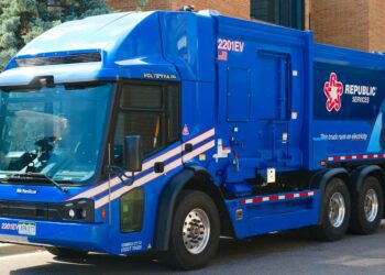 Louisville launches America's first 100% electric garbage truck fleet