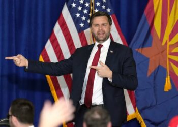 Sen. JD Vance and Don Jr. make final push for votes in Arizona