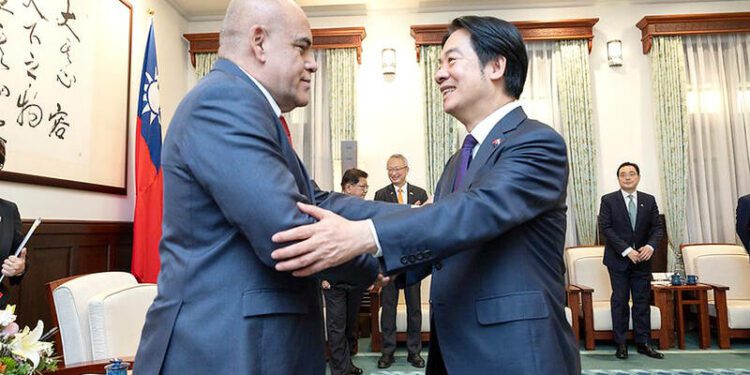 Lai welcomes head of Paraguay Senate