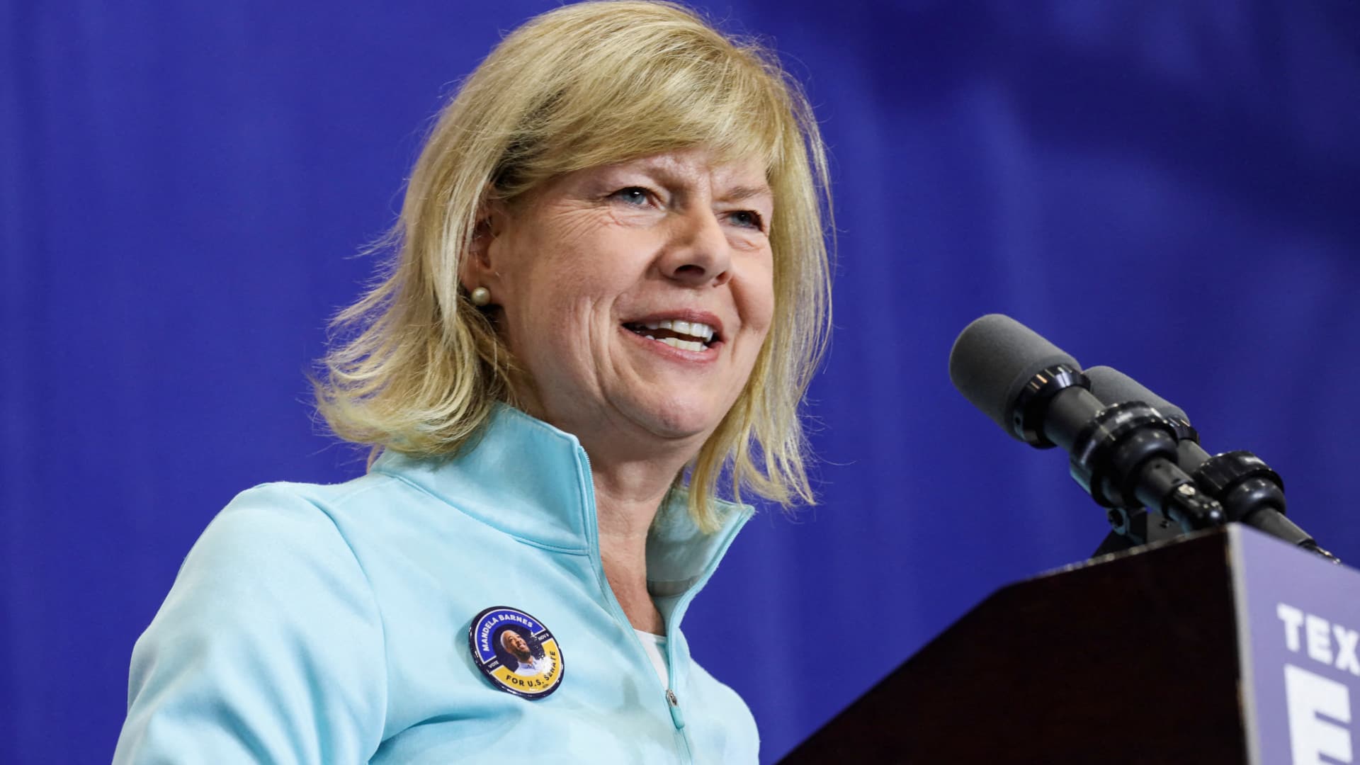 Senator Tammy Baldwin speaks at a rally with former U.S. President Barack Obama and Wisconsin Governor Tony Evers before the mid-term elections, in Milwaukee, Wisconsin, U.S. October 29, 2022.