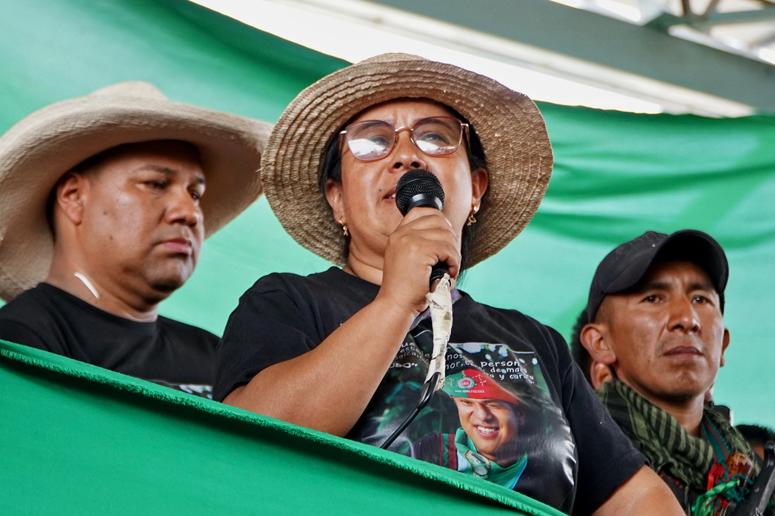 Carlos’ mother calls for the unity of the people in the fight against violence. 