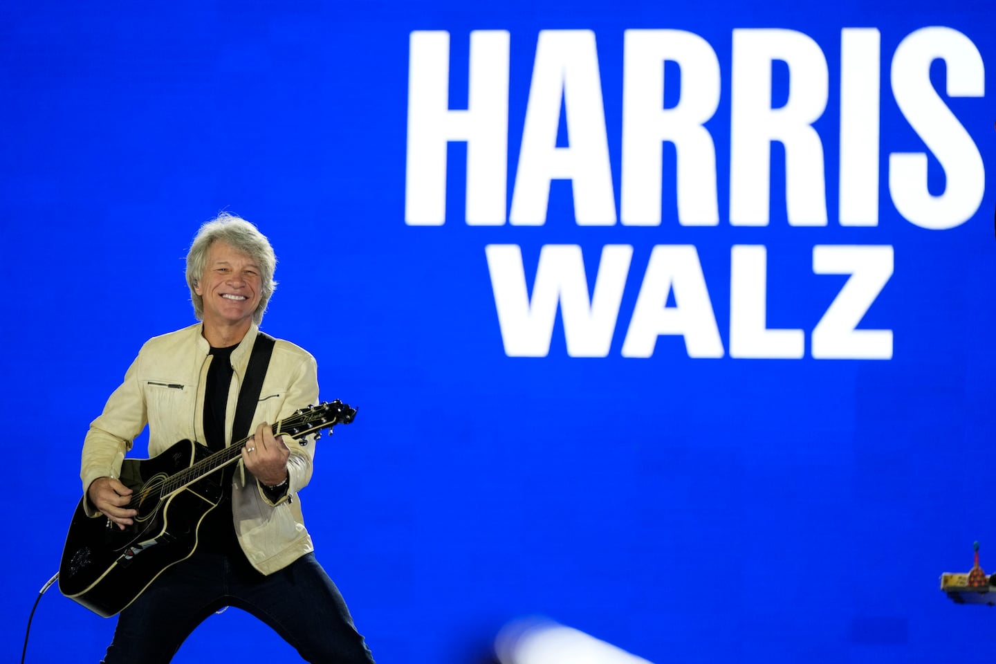 Jon Bon Jovi performs during a campaign rally for Minnesota Governor. Tim Walz.