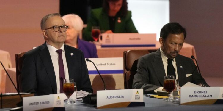 Trade, investment centred as world leaders talk in Peru