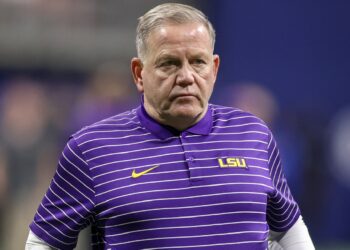 Fans clowned Brian Kelly with the same photo after LSU lost to Alabama