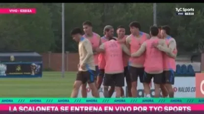 Golazo de Balerdi de chilena en el entrenamiento de la Selección 