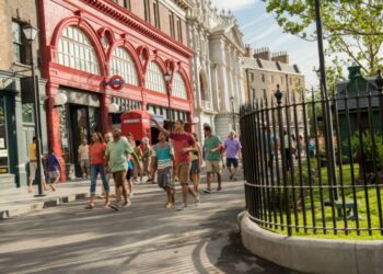 My American family couldn’t visit me in London, so we went to ‘London’ in Florida instead