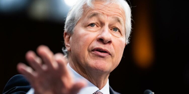 Jamie Dimon says the 'Buffett Rule' approach to taxing the wealthy could solve America's debt problem