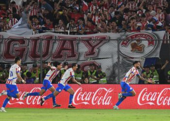 🌎 Paraguay stun Argentina; Vini Jr. penalty miss haunts Brazil