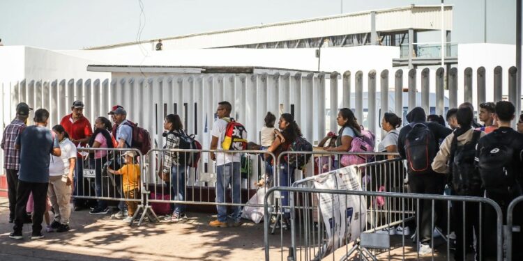 Migración desde Centroamérica cae en el último año de Biden