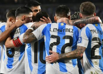 “Va a ser similar al partido de Bolivia”: sin la confirmación de Scaloni, cuál podría ser el once de la Selección para visitar a Paraguay