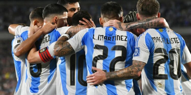 “Va a ser similar al partido de Bolivia”: sin la confirmación de Scaloni, cuál podría ser el once de la Selección para visitar a Paraguay