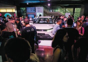 Electric vehicle sales in Latin America zoom - World